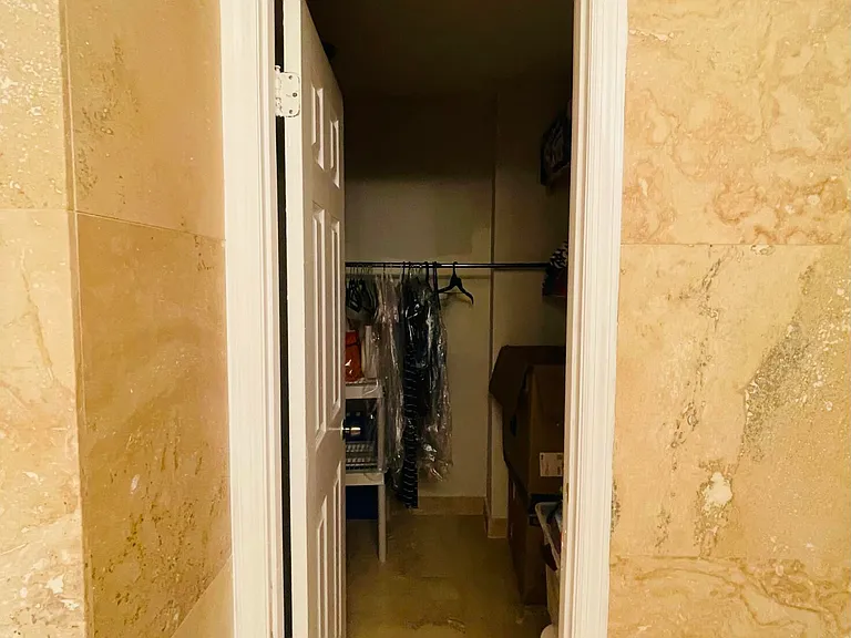 1237 Hillsboro Mile #302 — Photo 41