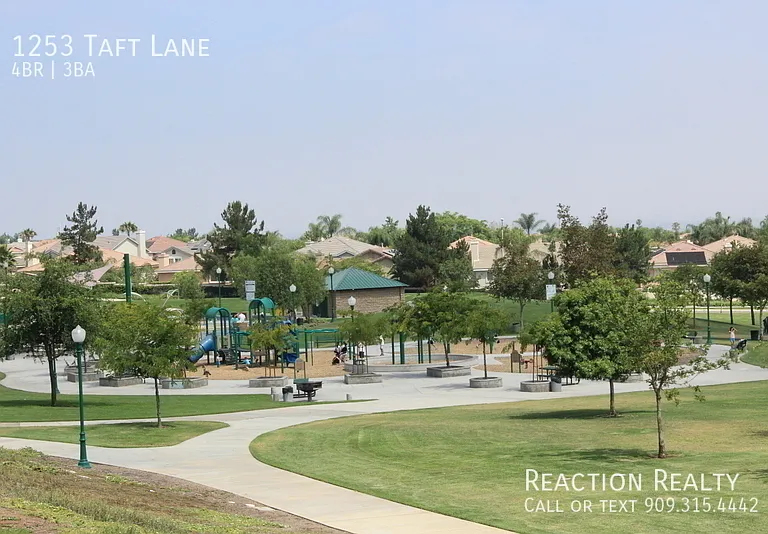 1253 Taft Ln — Photo 6