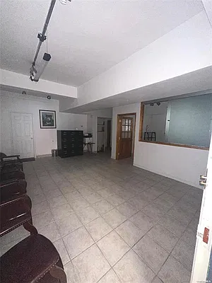 Sold by Sany Realty Group, LLC | media 4