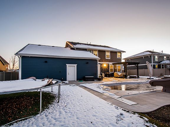 3rd image of 4392 W Angle Pond Dr