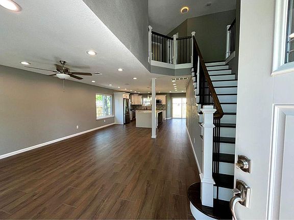 3rd image of 8319 Columbia Falls Dr