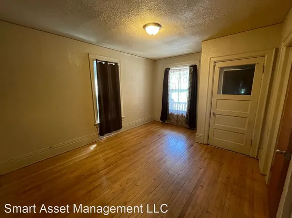 3158 N Richards St, Milwaukee, WI 53212