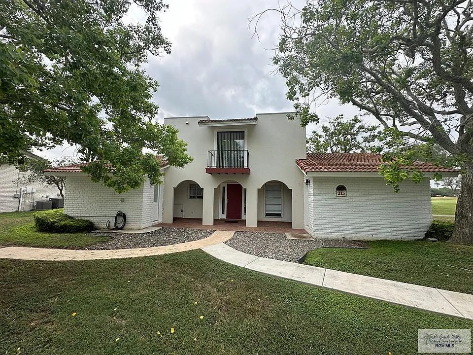 215 Zapata Ave