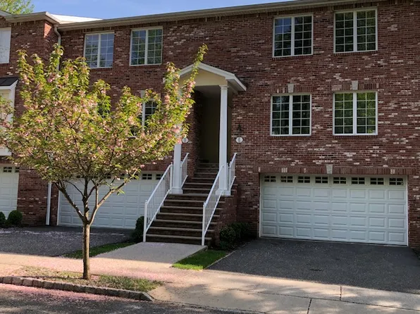 6 Skymark Ct #6, Upper Saddle River, NJ 07458