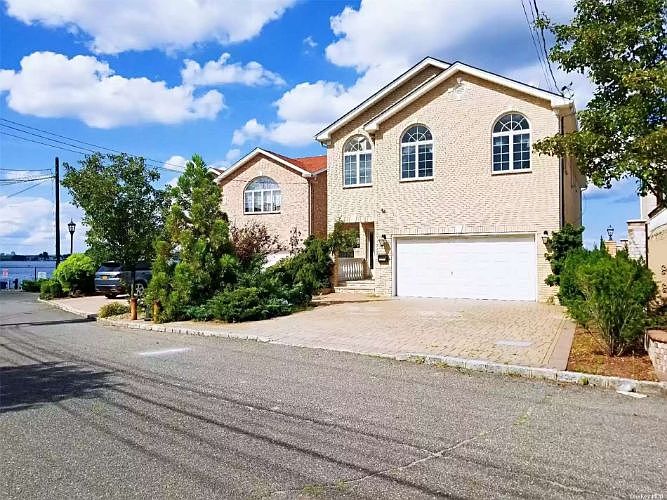 1st image of 105-81 Powells Cove Blvd