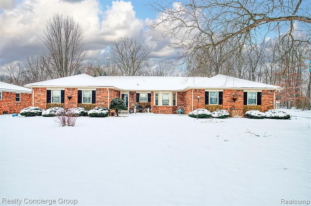 1339 W Dean Rd, Temperance, MI 48182 | Zillow