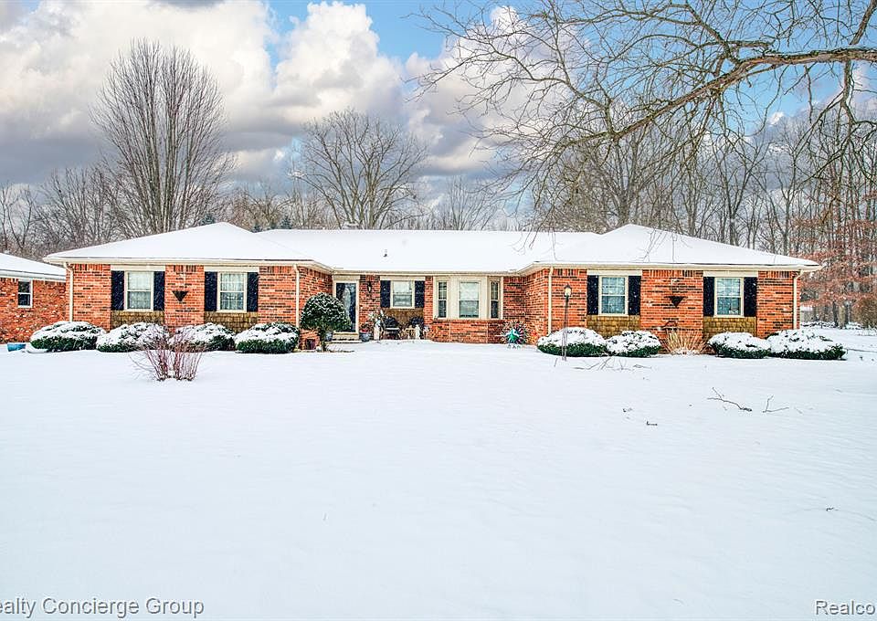 1339 W Dean Rd, Temperance, MI 48182 | Zillow