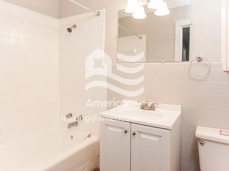 528571_009_main_bathroom_13948997.jpg