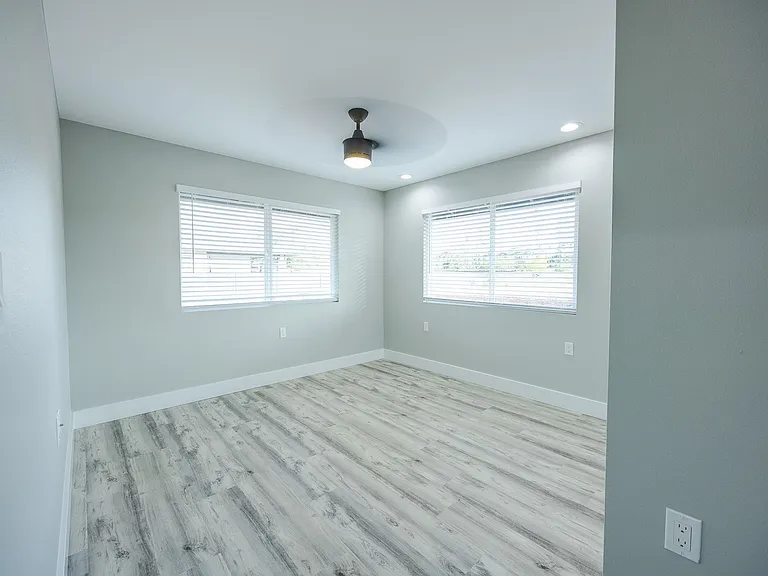 15-1510 14th Ave — Photo 11
