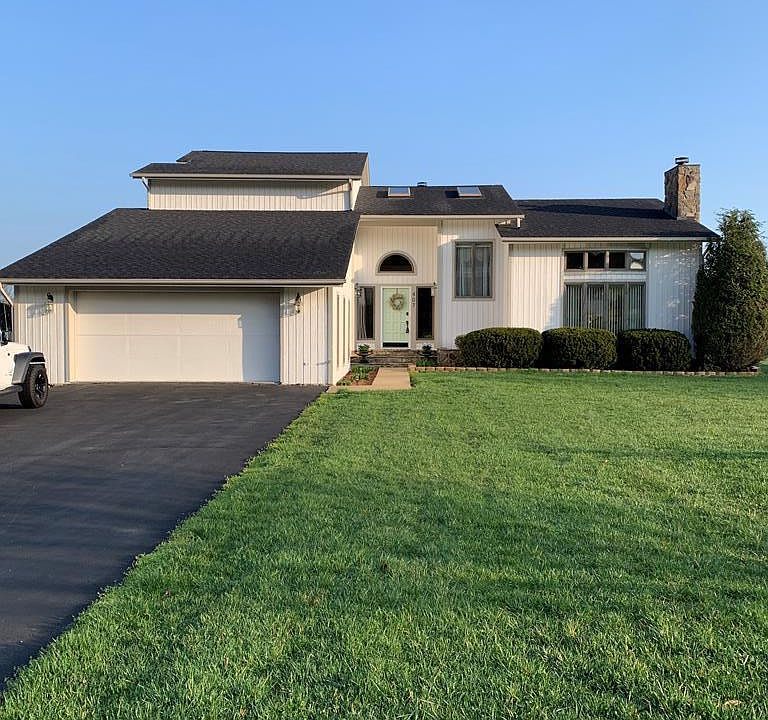 1st image of 407 Winterham Dr