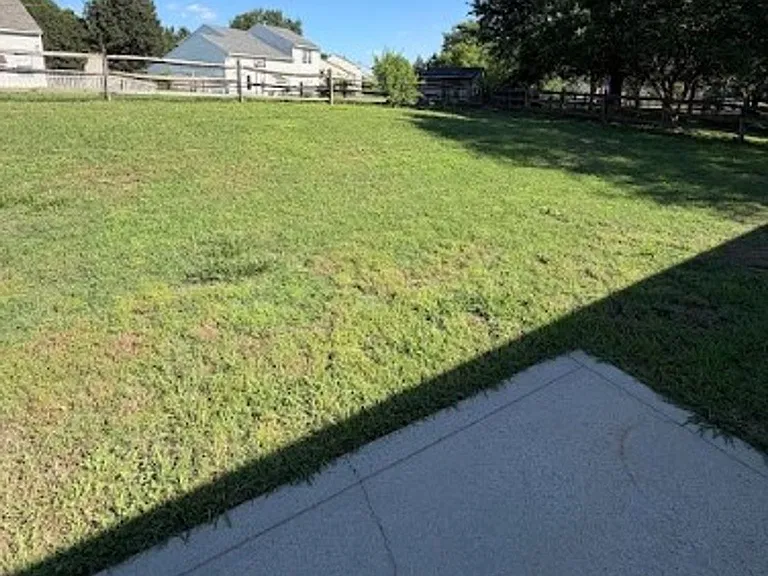 2420 Damascus Dr — Photo 15