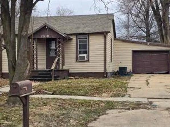 1512 McLean St, Falls City, NE 68355