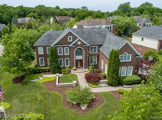 26439 Glenwood Dr, Novi, MI