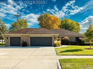 16042 Newburgh Rd, Livonia, MI 48154