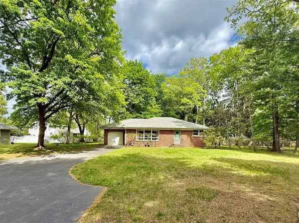 1 Winada Pl, River Vale, NJ 07675