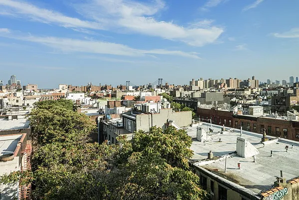 Sold by Nest Seekers International | media 11