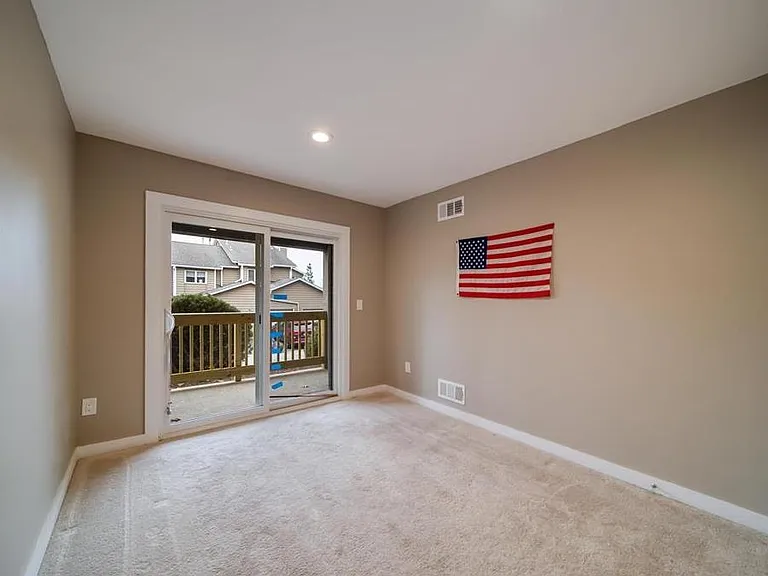 302 Heights Dr — Photo 9