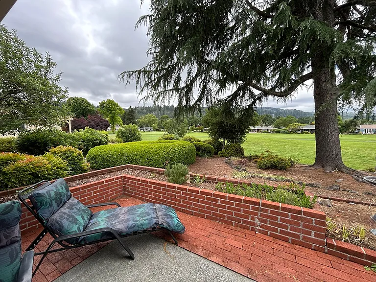7588 Oak Leaf Dr — Photo 17