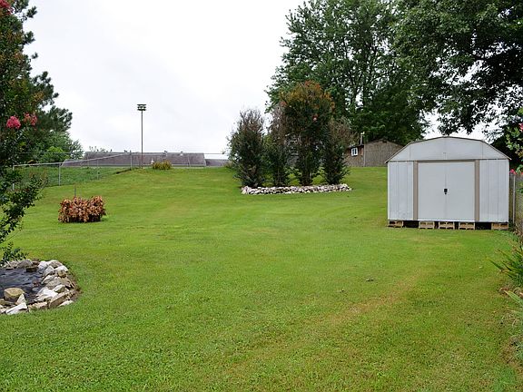 2nd image of 2510 Circle Dr