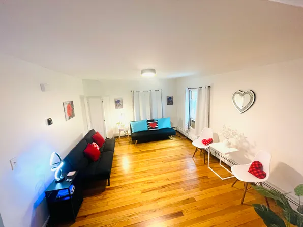 (undisclosed Address), Pt Huron, MI 48060