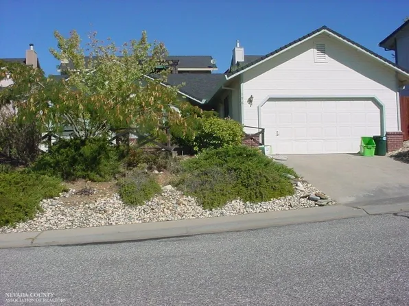 196 Cypress Hill Dr, Grass Valley, CA 95945