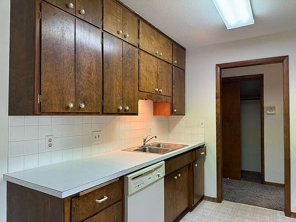 3rd image of 401 30th Ave N #19