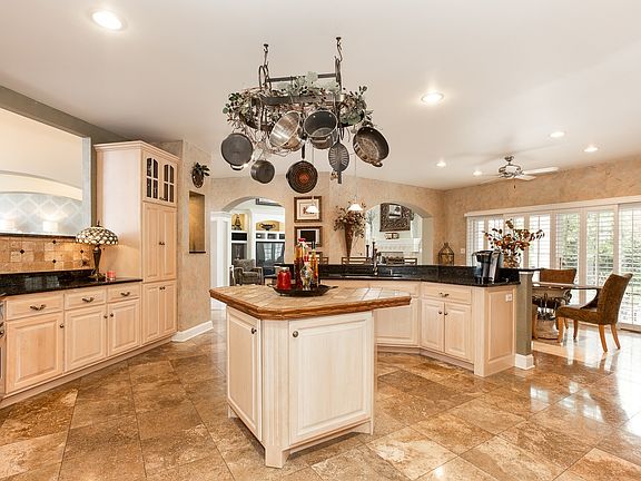 5th image of 17040 Burr Oak Dr