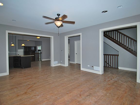 4th image of 14616 W Park Pl