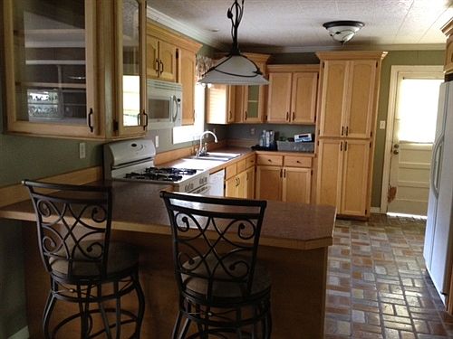 67 River Bend Rd.
        kitchen