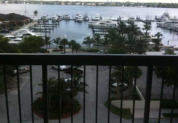 5th image of 123 Lakeshore Dr APT 742