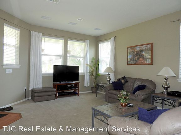 5th image of 2547 N Central Park Blvd