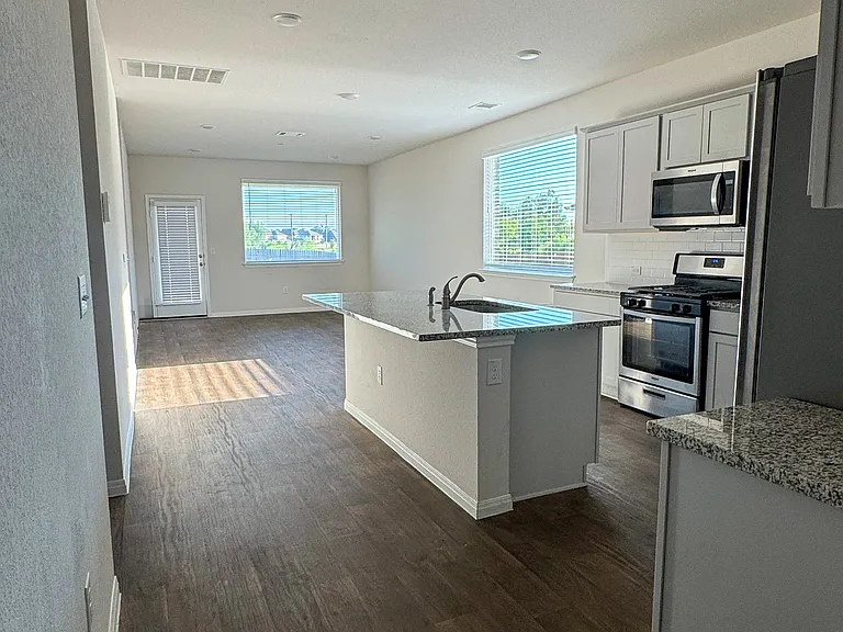 109 Brody Ln — Photo 21