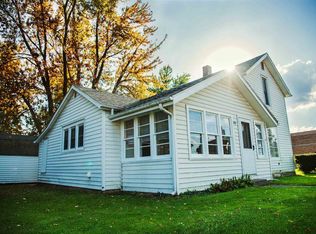226 E Lake St, Topeka, IN 46571