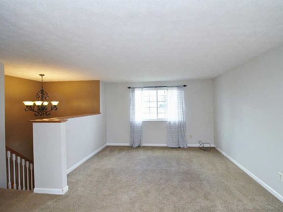 3rd image of 10292 Menominee Dr