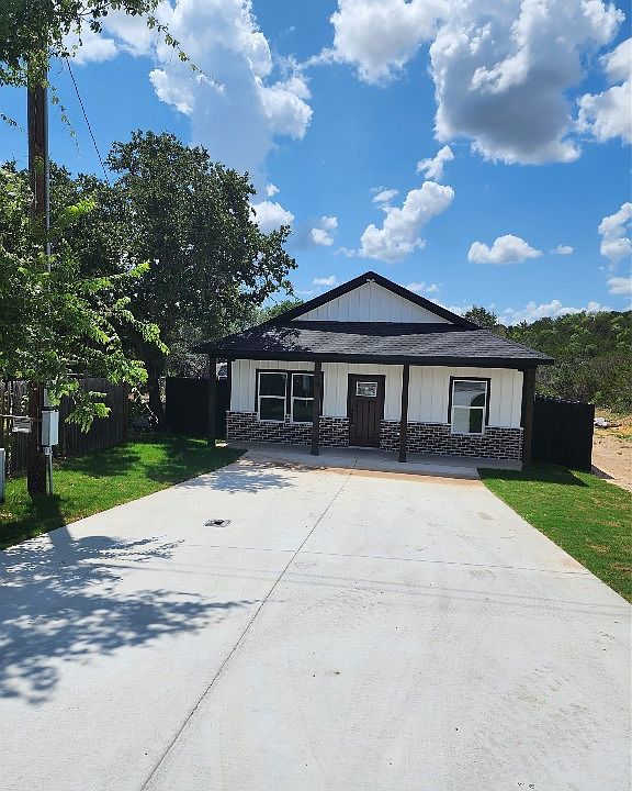 1st image of 1305 Phoenix Ct