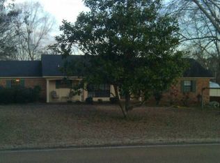 236 Hickory Ln, Batesville, MS 38606