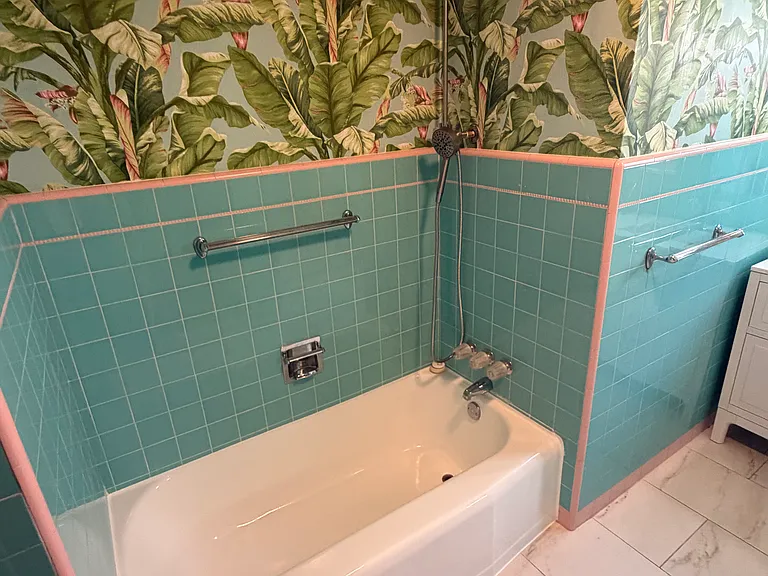 1221 S Curson Ave — Photo 32