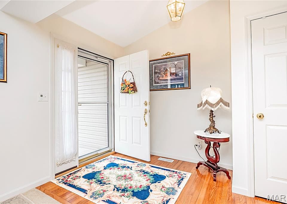 m*】様 house on the hill Cloverロンパース　80cm 7820 Clover Lake Ct, Cedar Hill, MO 63016 | Zillow
