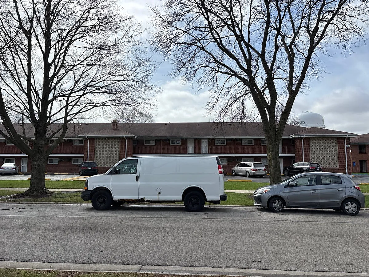 135 Dover Dr APT 11 photo 1