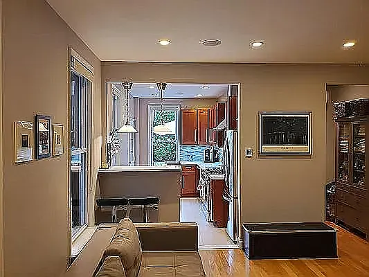 54 Hausman St #1
