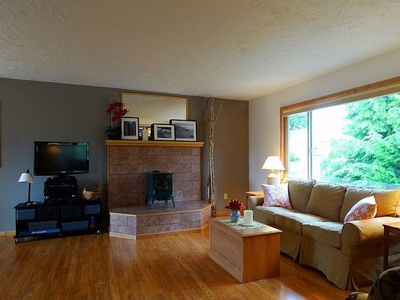 2nd image of 174 Beacon Hill Dr