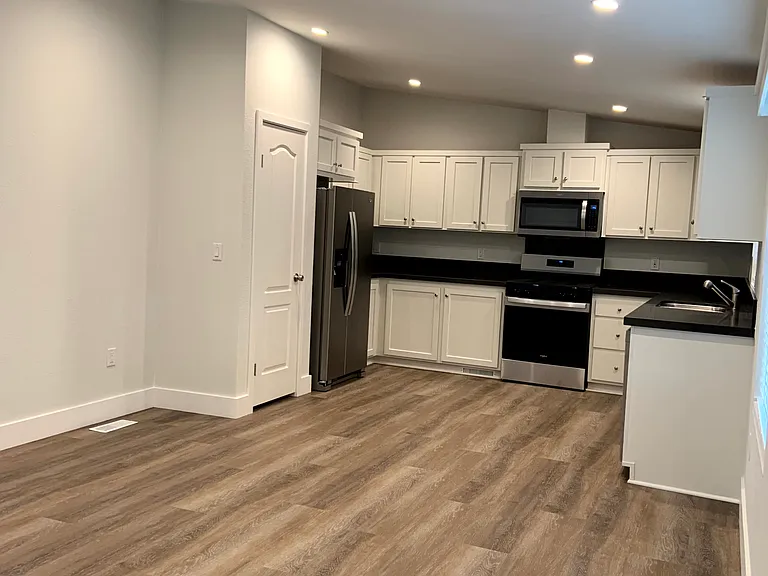 11195 N Ventura Ave — Photo 4
