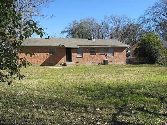 2nd image of 711 Eulalia Dr