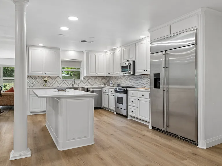 1212 W Murphy Rd — Photo 7