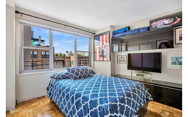 Sold by Douglas Elliman | media 24