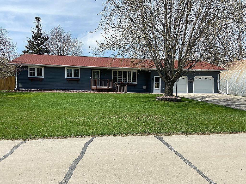 235 N Cavalier St, Pembina, ND 58271 Zillow