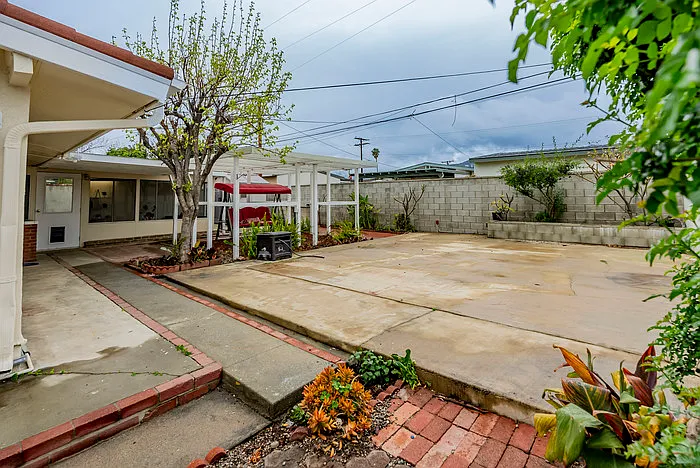 617 Helensburg St — Photo 30