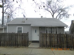 202 N Loucks St, Aurora, IL 60505