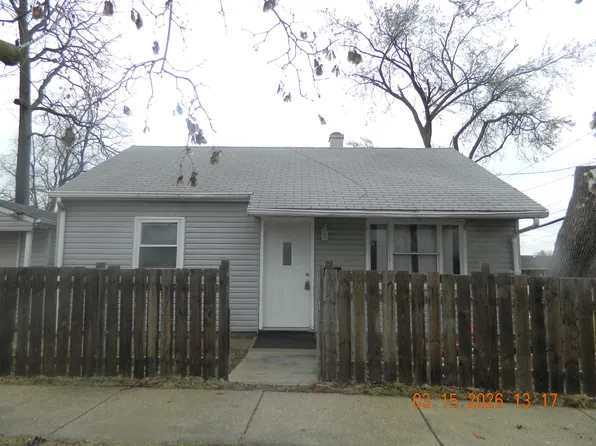 202 N Loucks St, Aurora, IL 60505