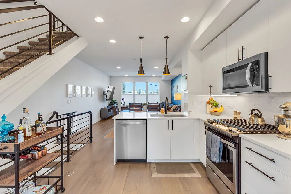 2 bed, 1226 sqft, $3,200 — Photo 1